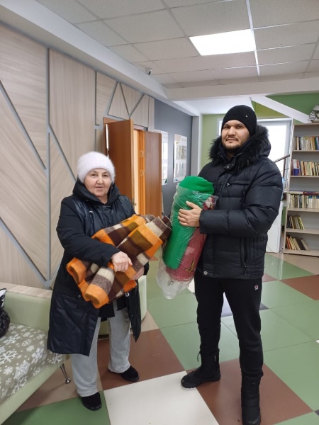 В молодежном центре "АЛАН" продолжается сбор гуманитарной помощи копия