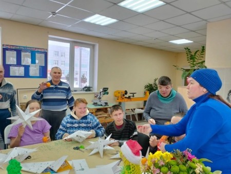 Педагоги ЦДТ "Радуга" поздравили с новогодними праздниками подопечных Камско-Полянского Дома-интерната копия