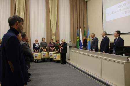 В Камских Полянах прошел итоговый районный медсовет копия