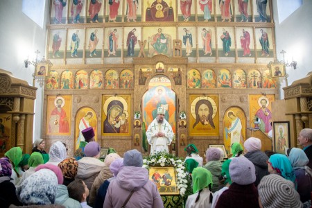 Епископ Пахомий возглавил престольные торжества в храме бессребреников Космы и Дамиана копия