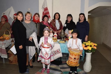 В Камских Полянах состоялся фестиваль национальных культур «Единая семья - Россия» копия