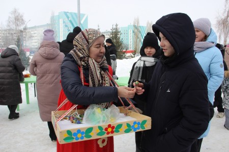 Камполянцы проводили зиму Масленицей