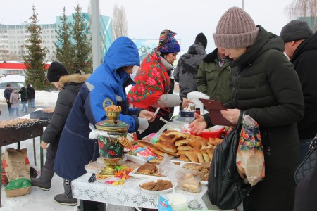 Камполянцы проводили зиму Масленицей