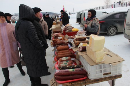 Камполянцы проводили зиму Масленицей