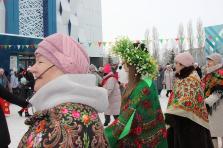 Камполянцы проводили зиму Масленицей