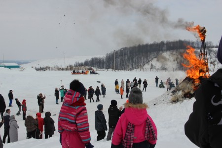 Камполянцы проводили зиму Масленицей