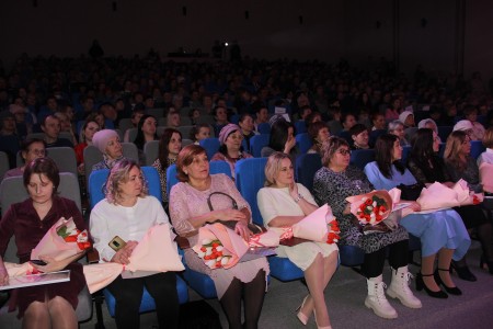 В культурном центре "Чулман-Су" состоялся праздничный концерт к 8 Марта