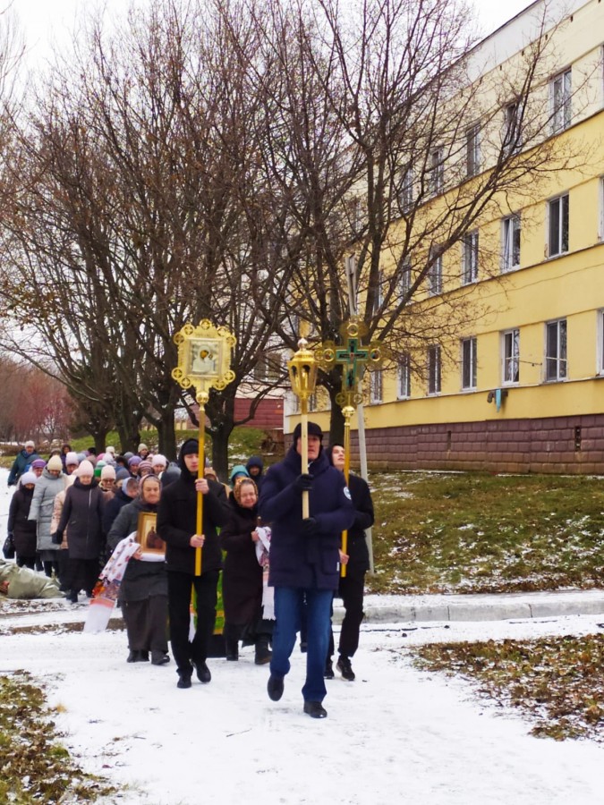 Епископ Пахомий возглавил престольные торжества в храме бессребреников Космы и Дамиана копия