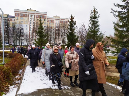 Епископ Пахомий возглавил престольные торжества в храме бессребреников Космы и Дамиана копия