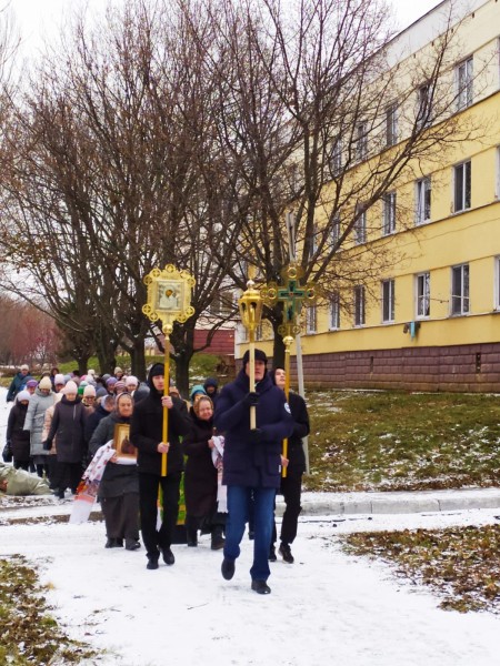 Епископ Пахомий возглавил престольные торжества в храме бессребреников Космы и Дамиана копия