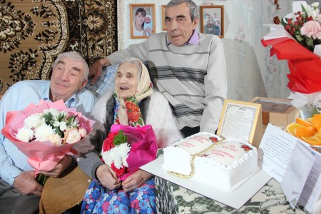 Долгожительница Камских Полян Анна Павловна Жеребцова отмечает 100-летие